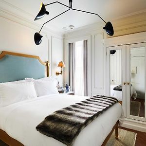 Petite Queen Room